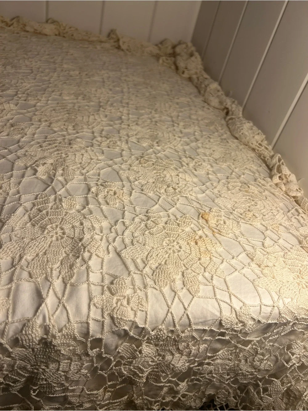 Vintage Handmade Crochet Lace Tablecloth Cream floral Starburst 65x70 MCM 1950s